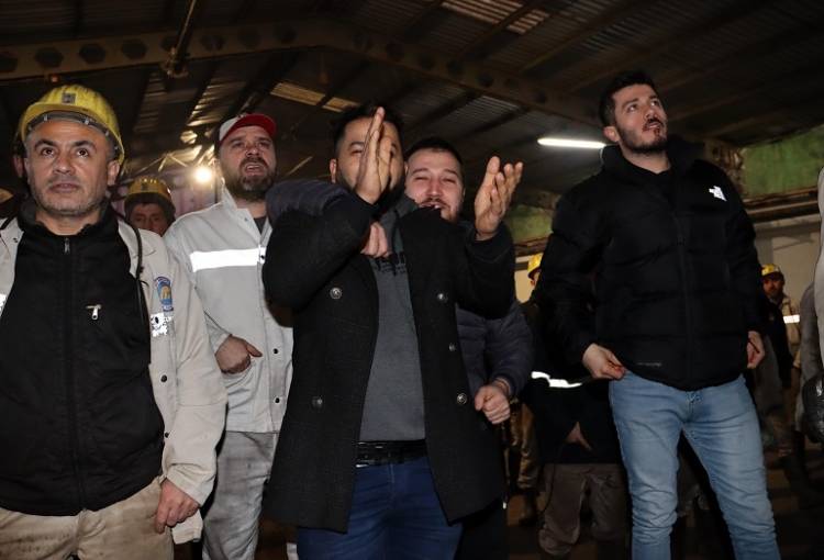 Gmis Genel Teşkilatlandırma Ve Eğitim Sekreteri Tayfun Demir Maden İşcilerini Bilgilendirdi