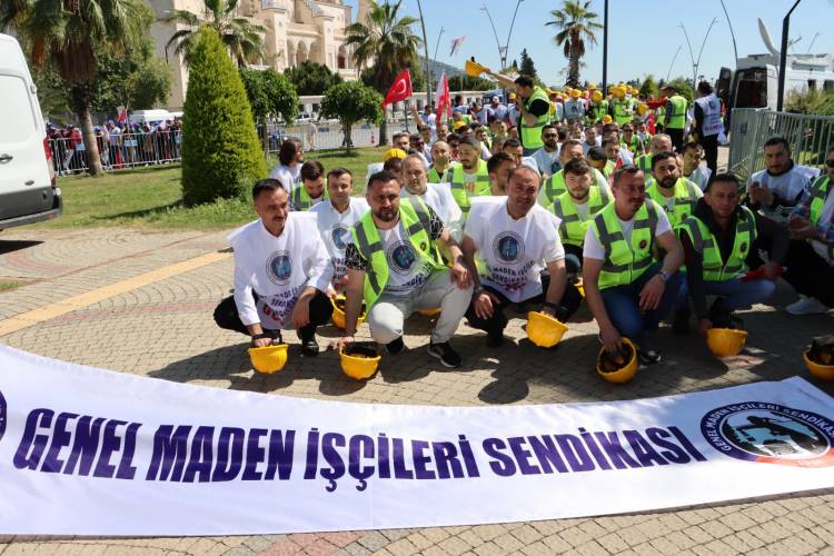 Madenciler Adana'da Alkışlarla Karşılandı