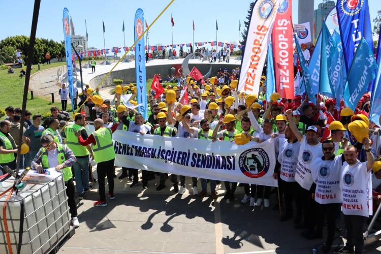 Madenciler Adana'da Alkışlarla Karşılandı