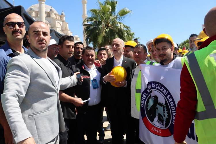 Madenciler Adana'da Alkışlarla Karşılandı