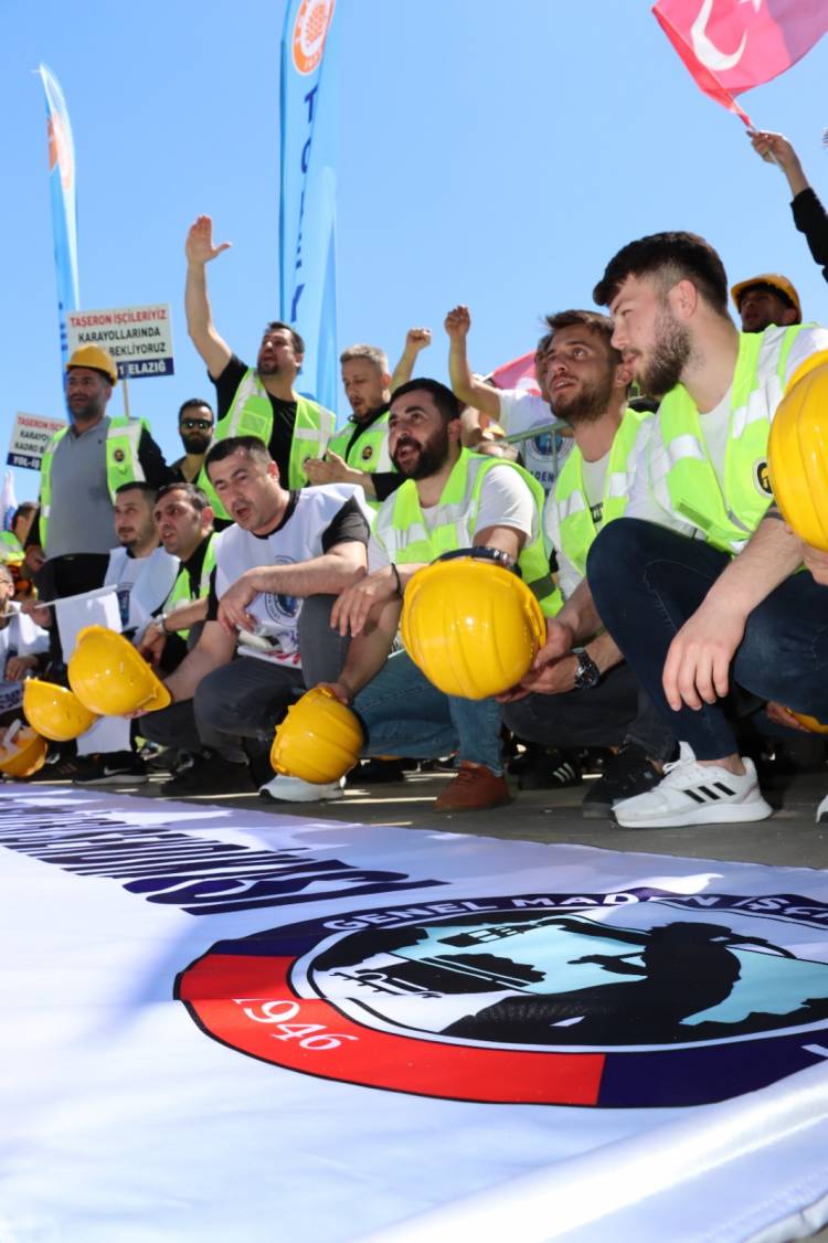 Madenciler Adana'da Alkışlarla Karşılandı